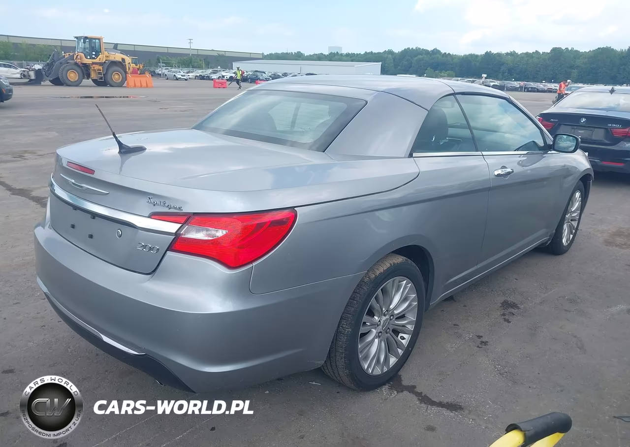 2013 Chrysler 200 Limited VIN:1C3BCBFGXDN693530 - 4