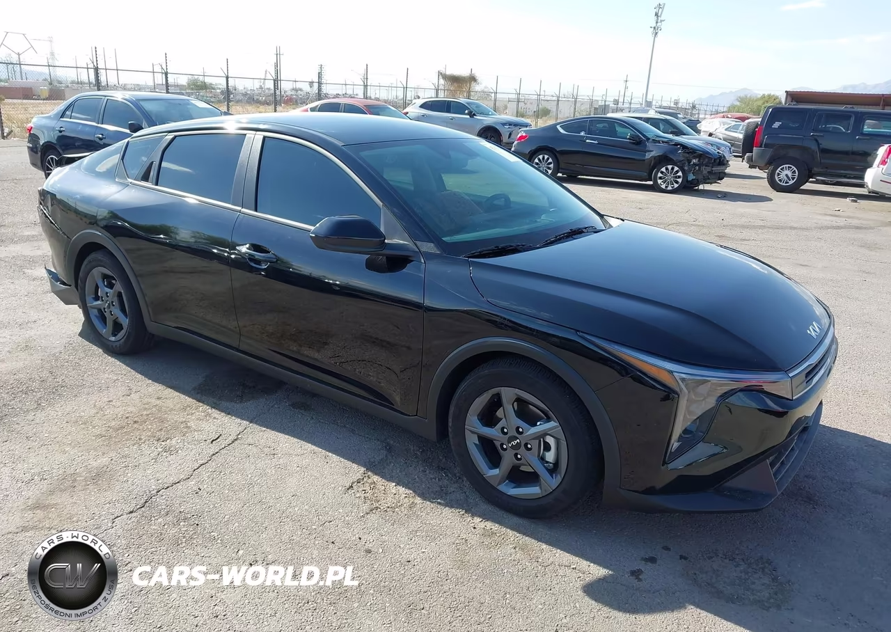 2026 Kia K4 Lxs – zdjęcie 1 z 16