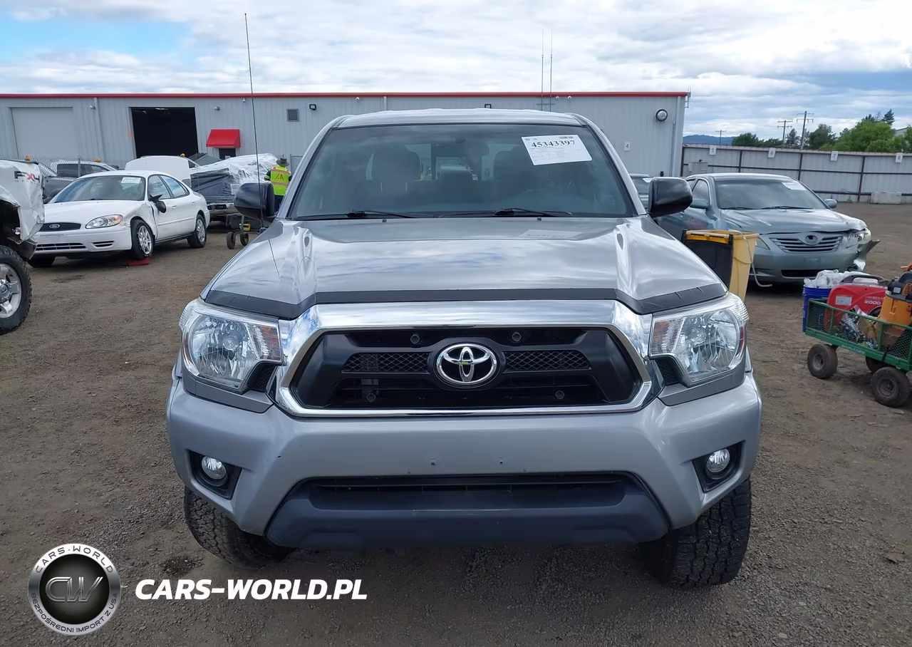 2015 Toyota Tacoma Base V6 VIN:3TMLU4EN5FM184371 - 12