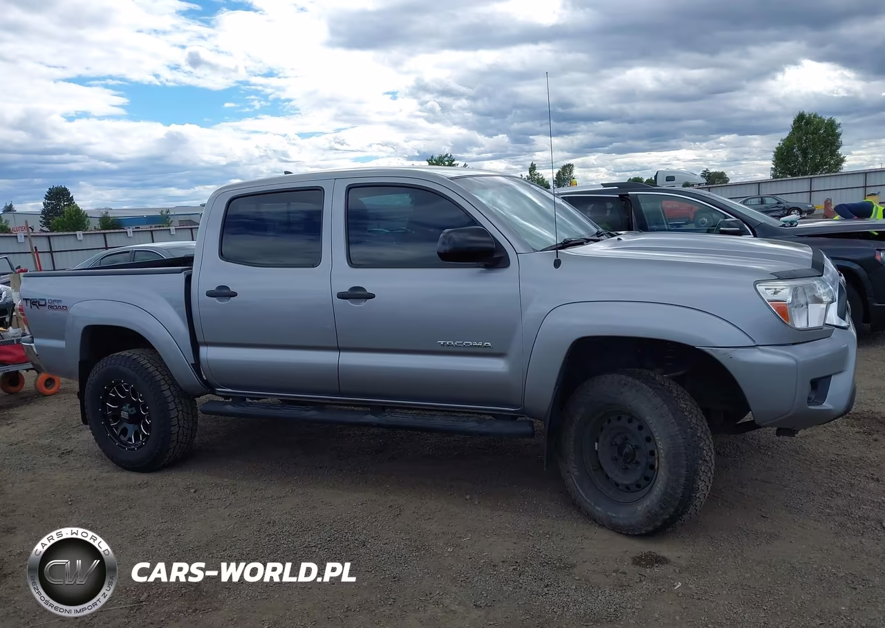 2015 Toyota Tacoma Base V6 VIN:3TMLU4EN5FM184371 - 13