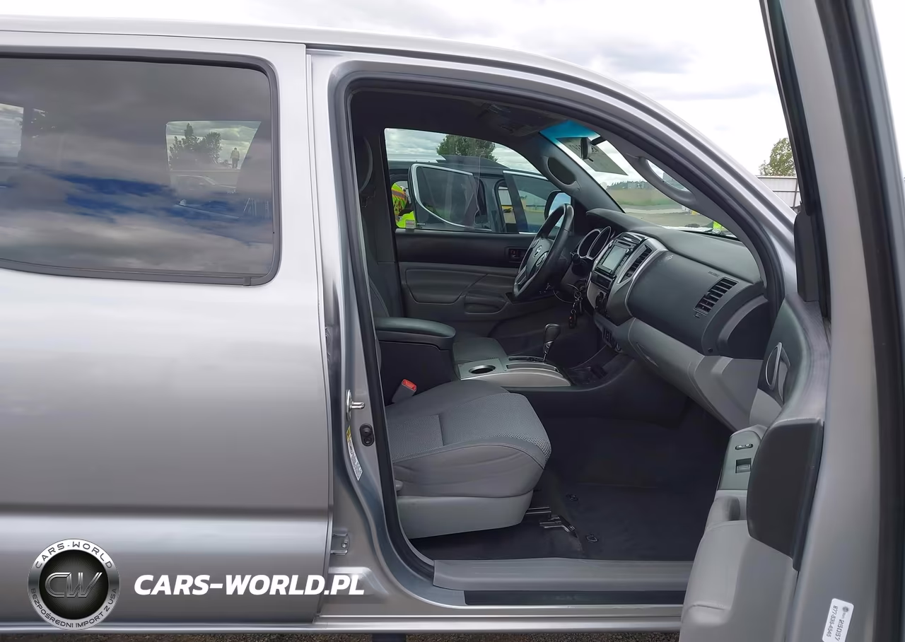 2015 Toyota Tacoma Base V6 VIN:3TMLU4EN5FM184371 - 5