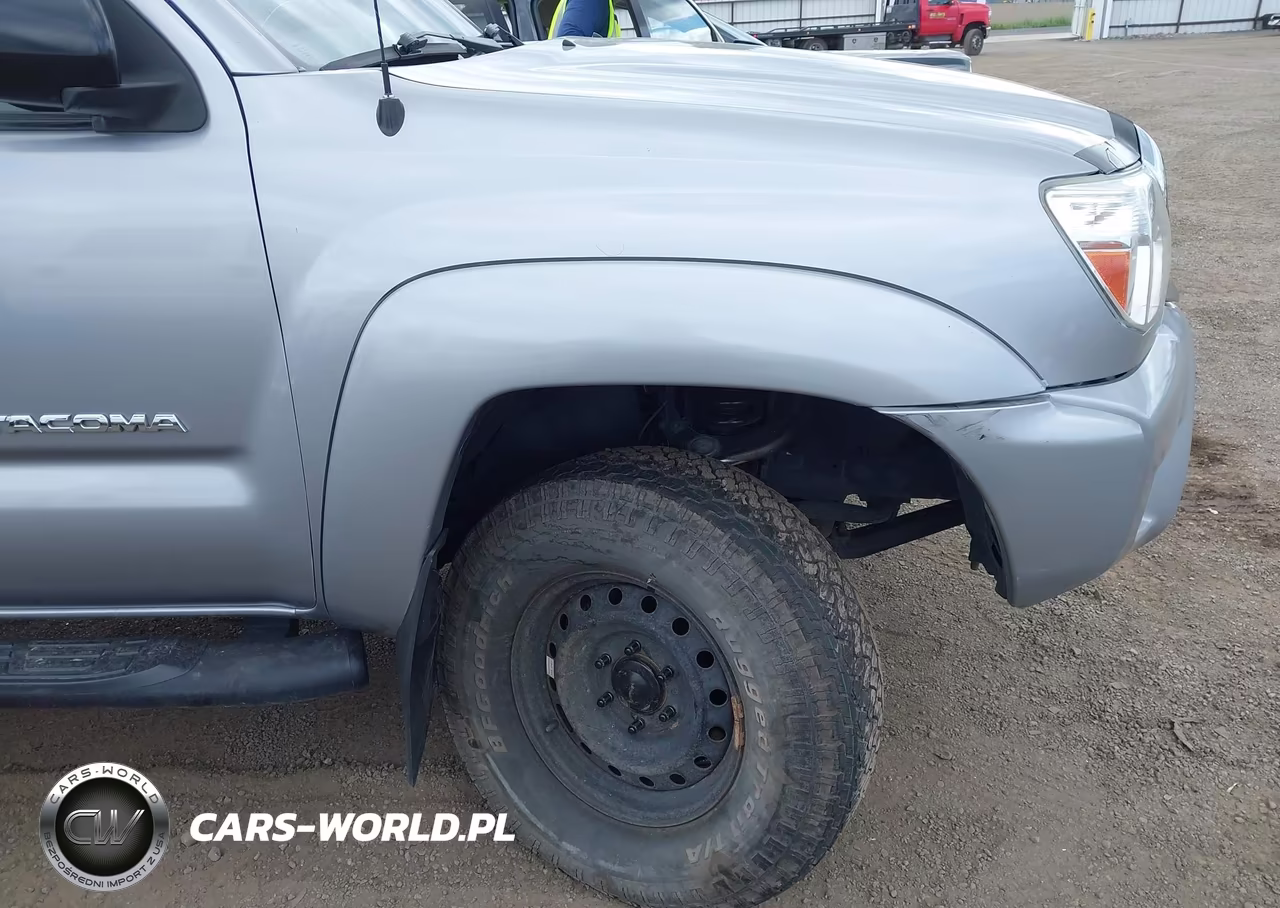 2015 Toyota Tacoma Base V6 VIN:3TMLU4EN5FM184371 - 6