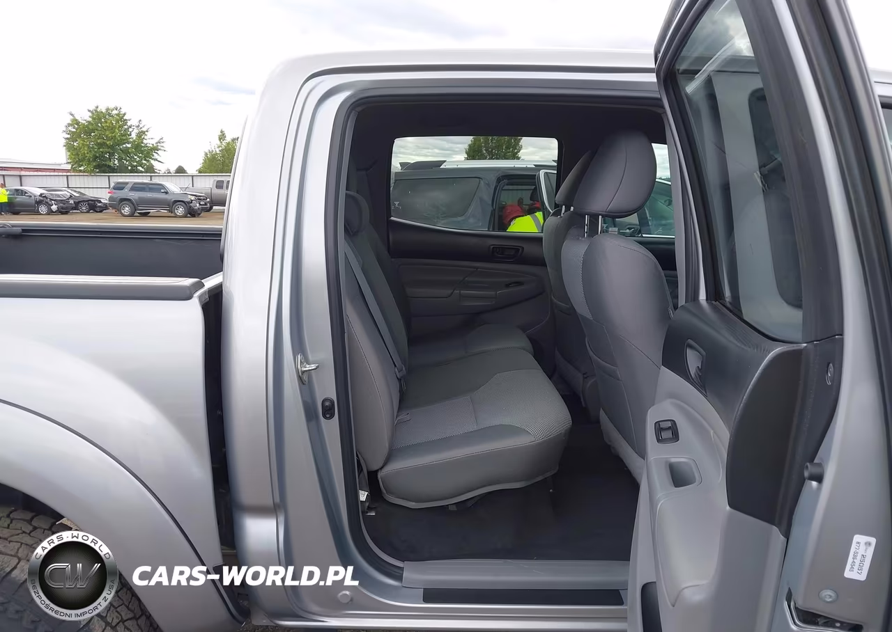 2015 Toyota Tacoma Base V6 VIN:3TMLU4EN5FM184371 - 8