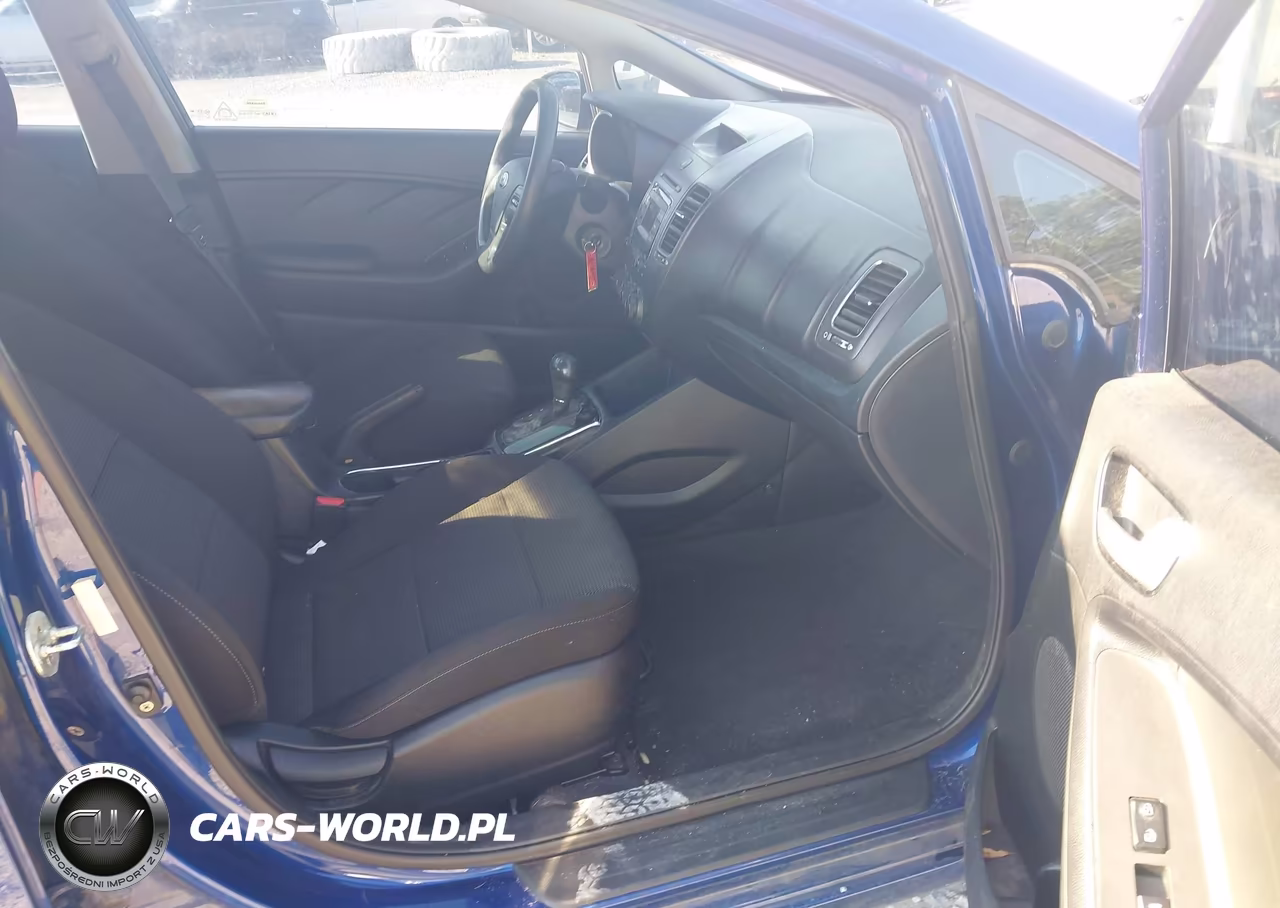 2018 Kia Forte Lx VIN:3KPFK4A70JE258857 - 5