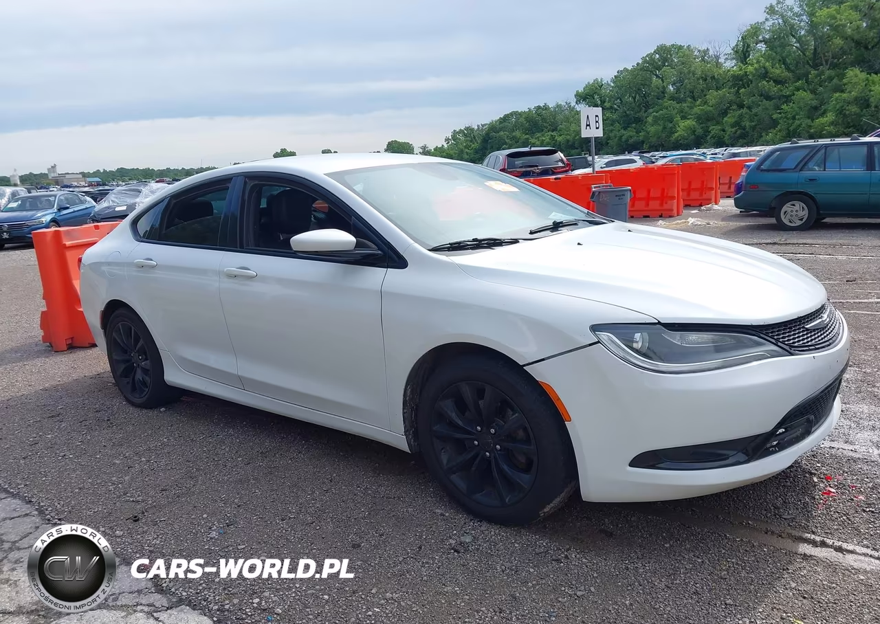 2015 Chrysler 200 S – zdjęcie 1 z 11