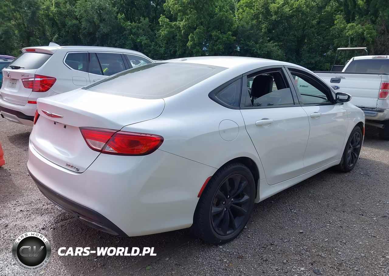 2015 Chrysler 200 S VIN:1C3CCCBB7FN559954 - 4
