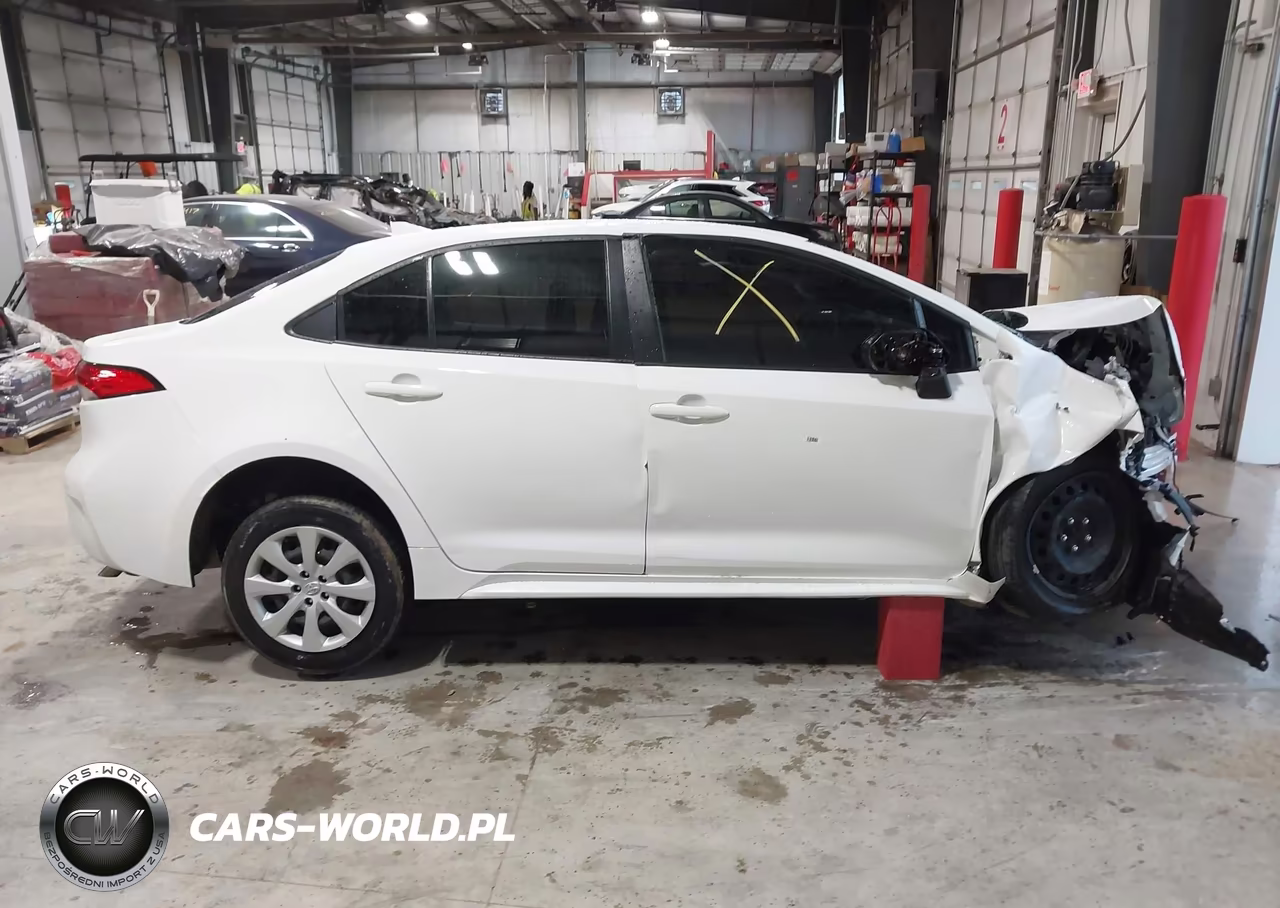 2025 Toyota Corolla Hybrid Le VIN:JTDBCMFE4S3077899 - 13