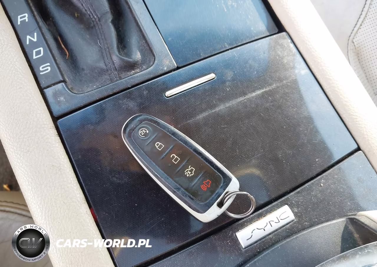 2018 Ford Taurus Limited VIN:1FAHP2F88JG120425 - 11