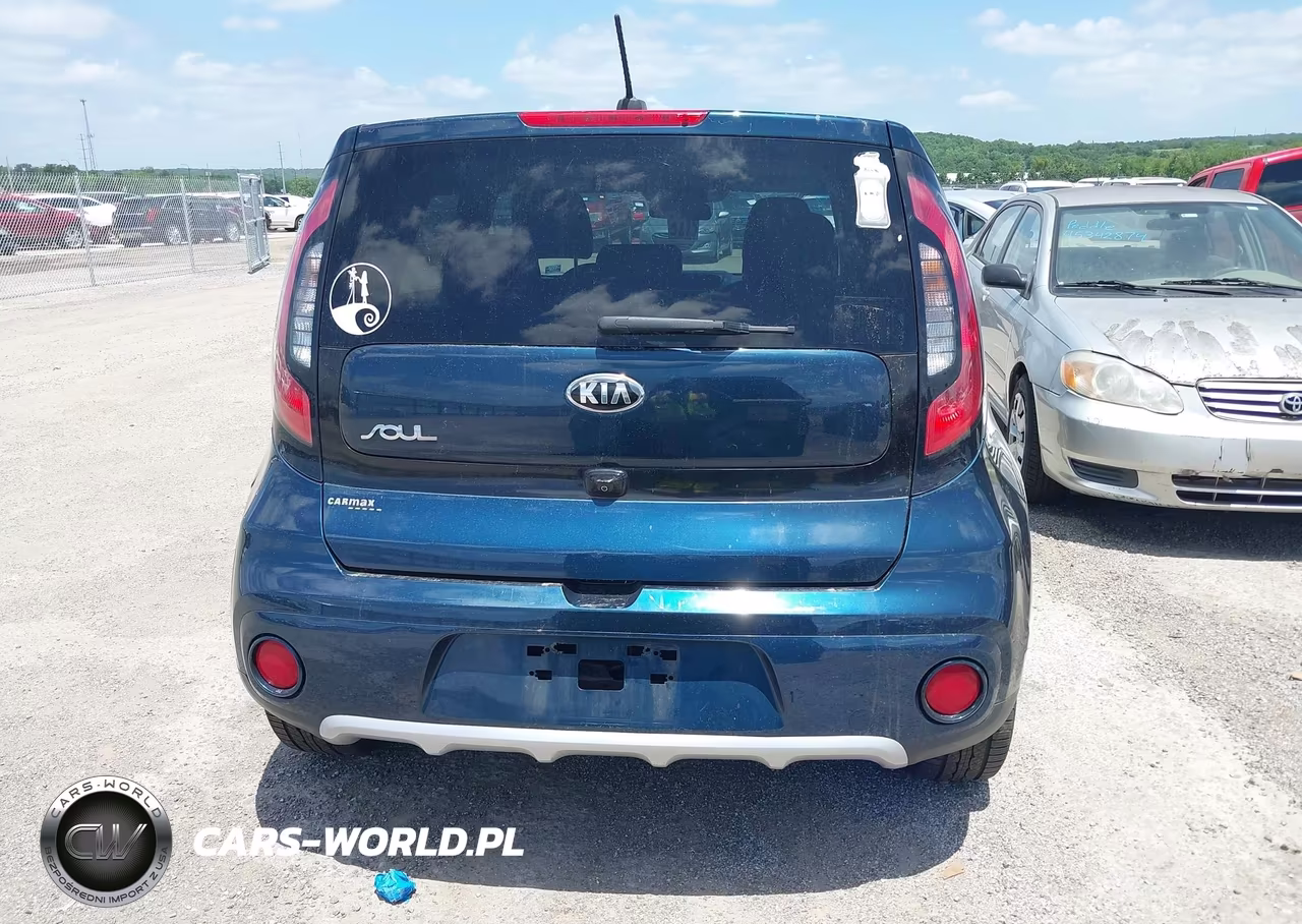 2018 Kia Soul + VIN:KNDJP3A50J7596246 - 16