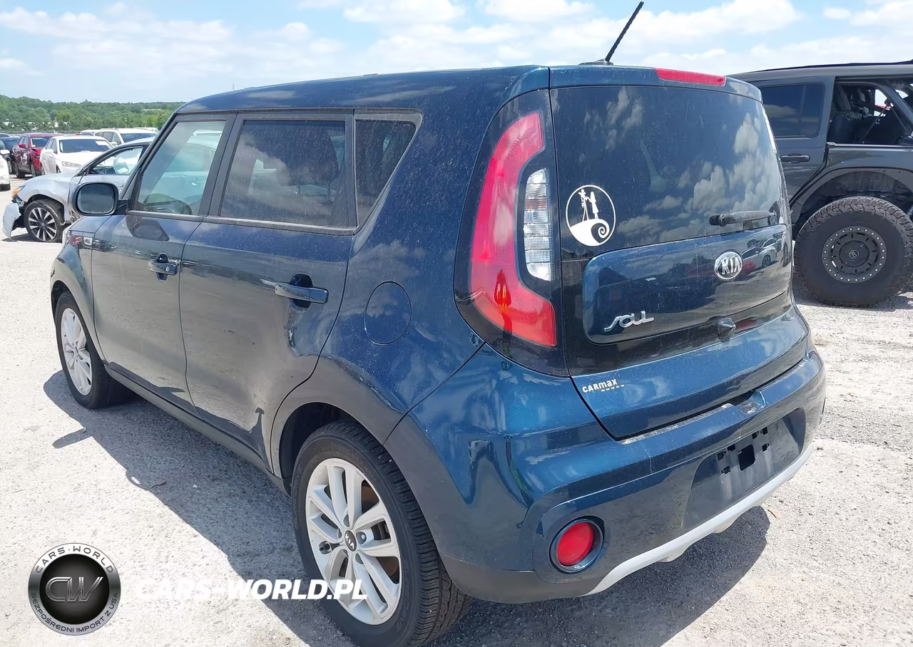 2018 Kia Soul + VIN:KNDJP3A50J7596246 - 3