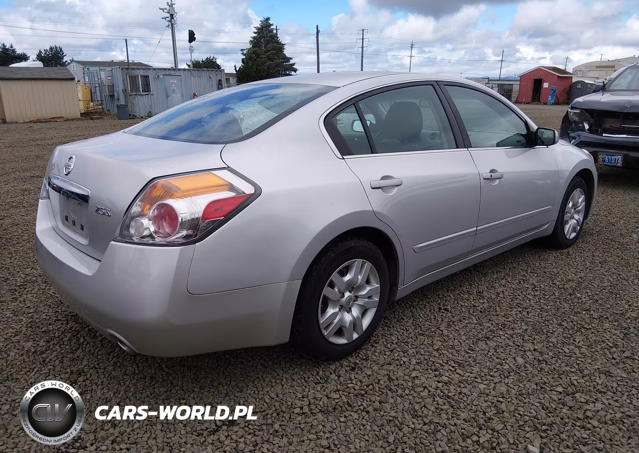2011 Nissan Altima 2.5 S VIN:1N4AL2AP2BC137869 - 4