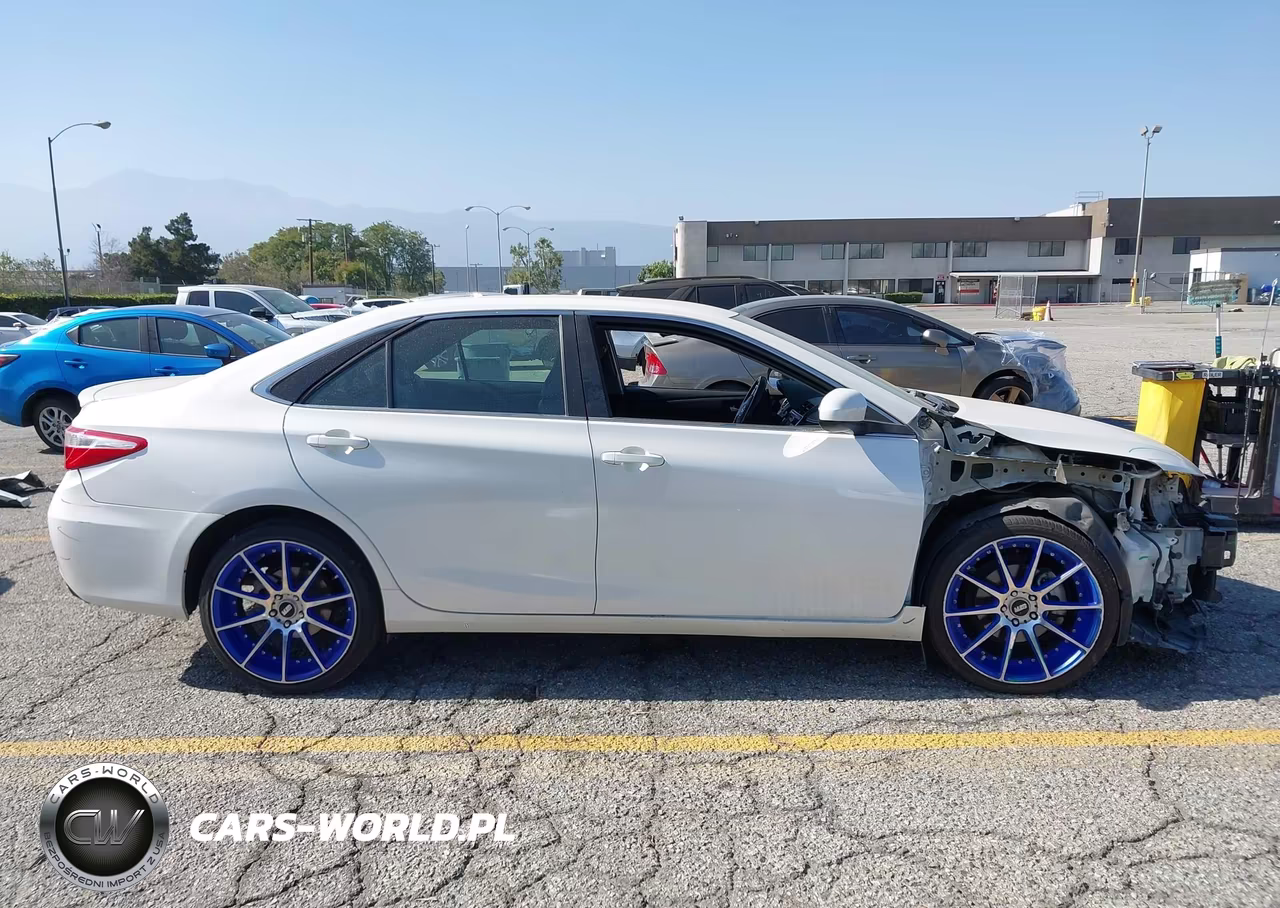 2015 Toyota Camry Se VIN:4T1BF1FK3FU111547 - 14