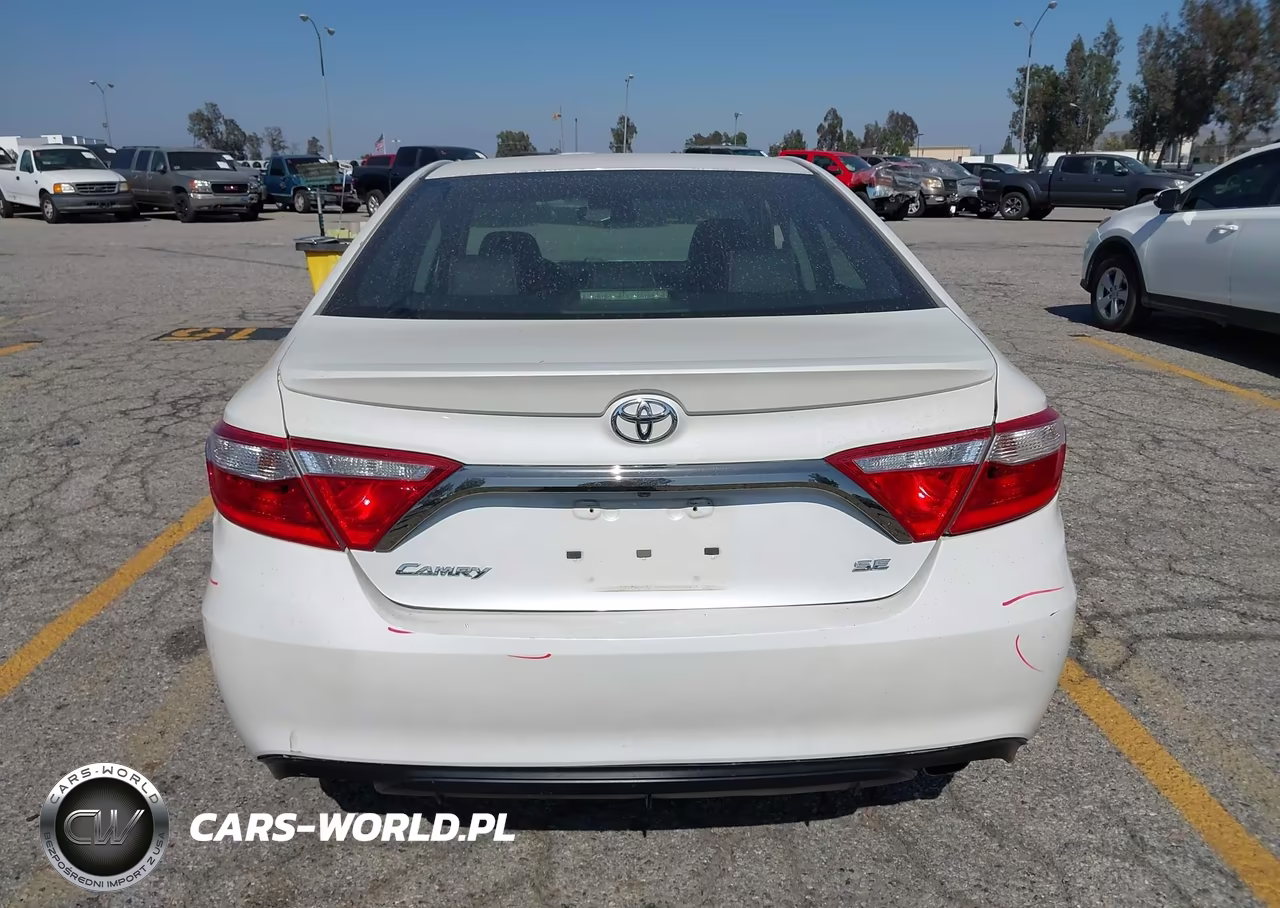 2015 Toyota Camry Se VIN:4T1BF1FK3FU111547 - 17