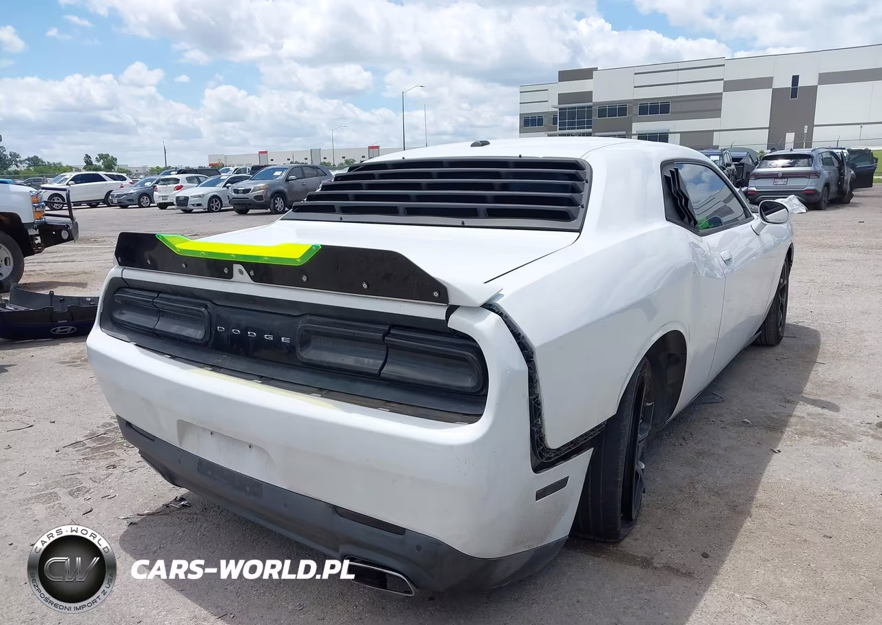 2015 Dodge Challenger Sxt VIN:2C3CDZAG8FH861680 - 4