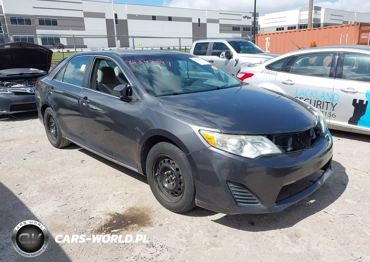 2014 Toyota Camry Le VIN:4T4BF1FK3ER395265 - 1