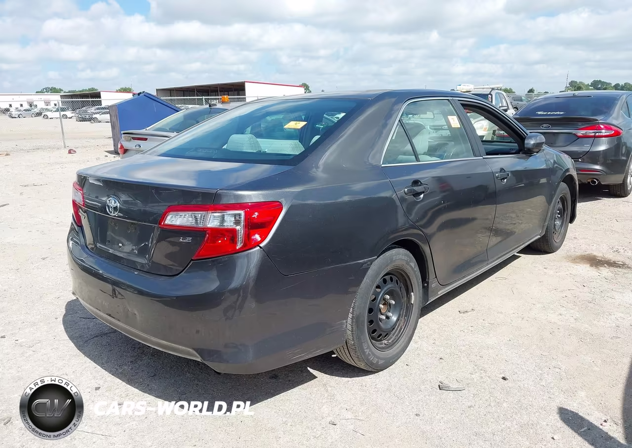 2014 Toyota Camry Le VIN:4T4BF1FK3ER395265 - 4