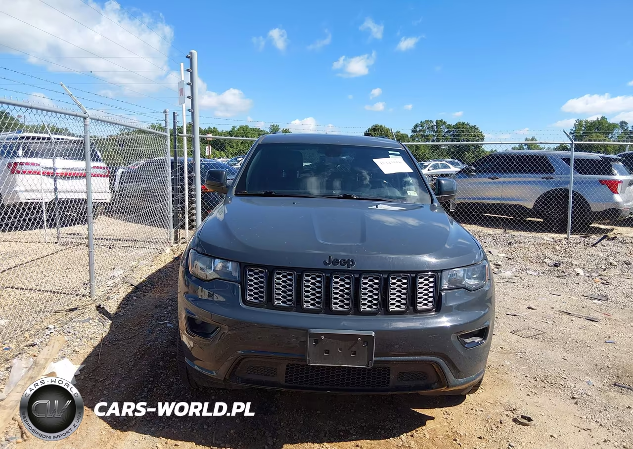2018 Jeep Grand Cherokee Altitude 4X4 VIN:1C4RJFAG5JC220303 - 12