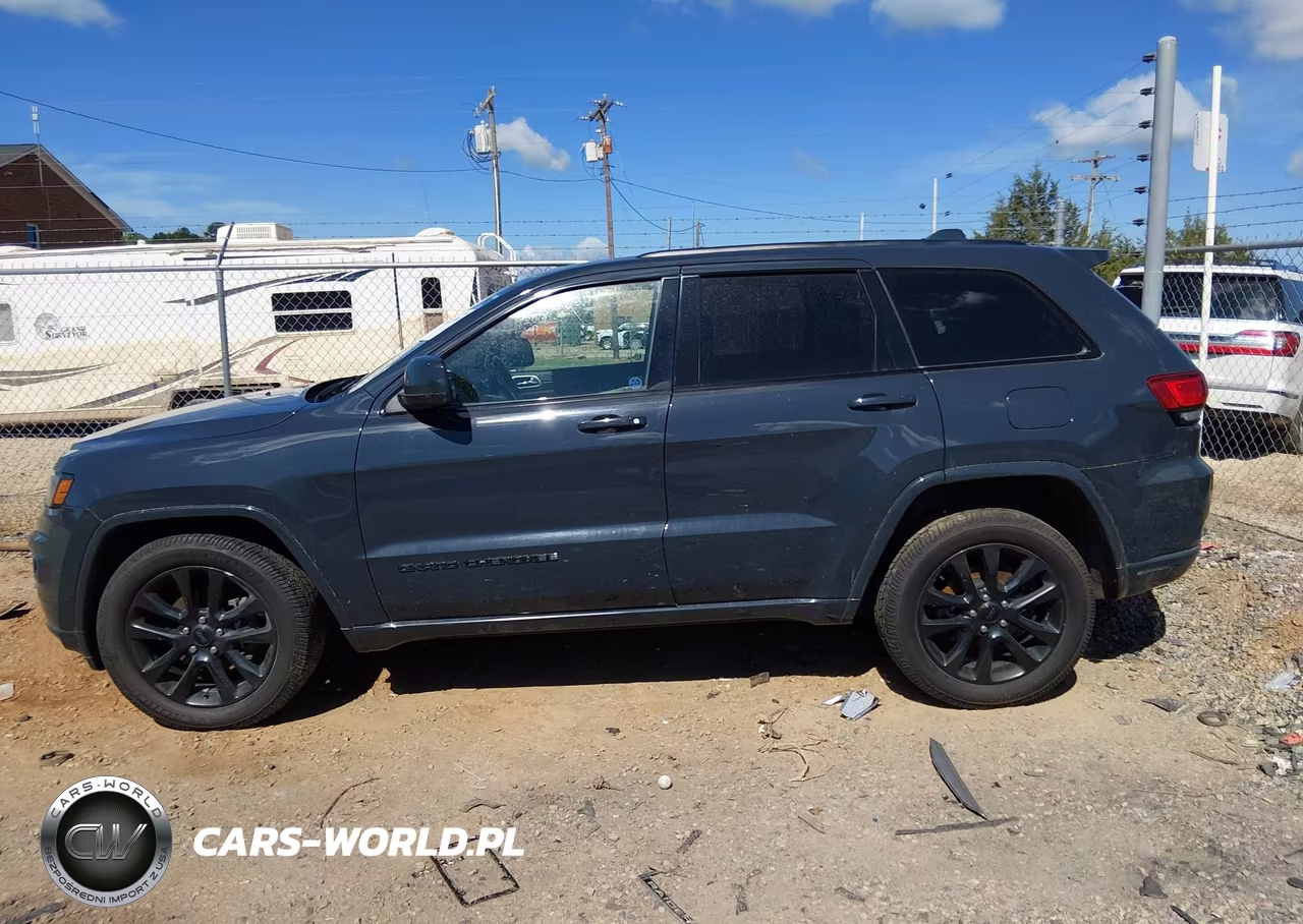 2018 Jeep Grand Cherokee Altitude 4X4 VIN:1C4RJFAG5JC220303 - 14