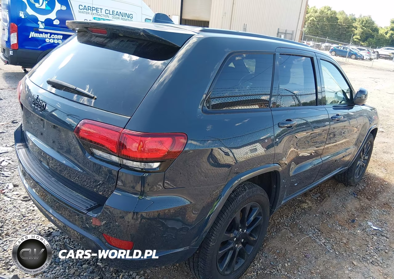 2018 Jeep Grand Cherokee Altitude 4X4 VIN:1C4RJFAG5JC220303 - 4