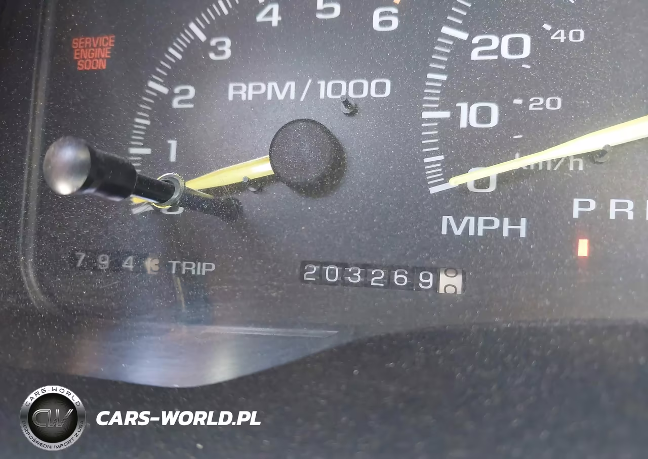 1996 Chevrolet Suburban C1500 VIN:1GNEC16R9TJ393575 - 15