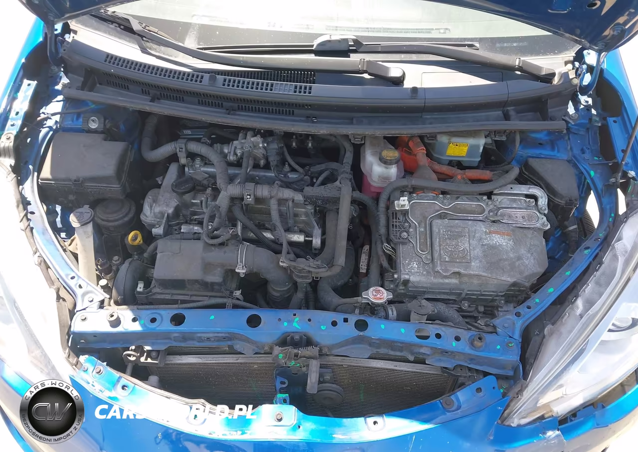 2017 Toyota Prius C Three VIN:JTDKDTB36H1591592 - 10