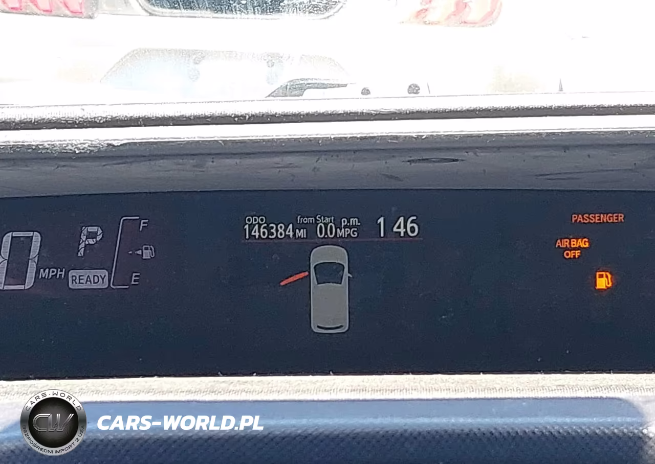 2017 Toyota Prius C Three VIN:JTDKDTB36H1591592 - 7