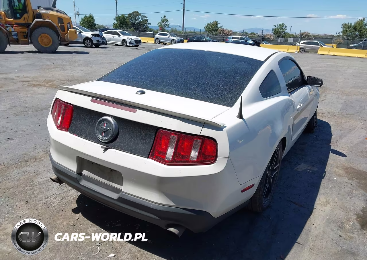 2012 Ford Mustang V6 Premium VIN:1ZVBP8AM1C5268130 - 4