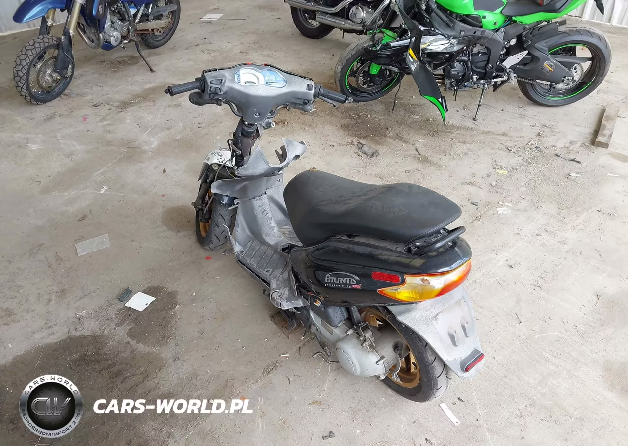 2002 Derbi Atlantis 50 VIN:VTHATLAA82G190782 - 3