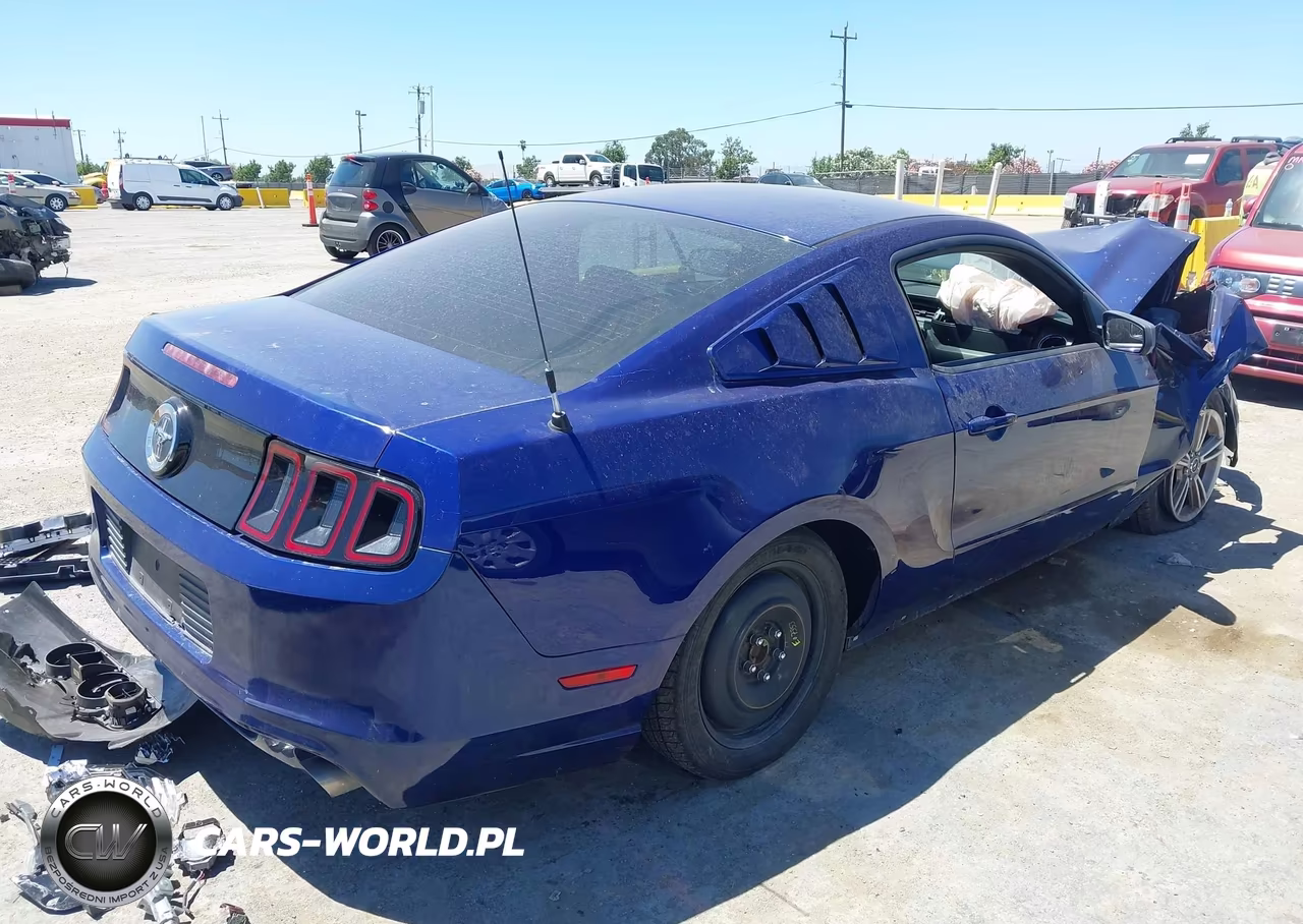 2014 Ford Mustang V6 VIN:1ZVBP8AMXE5278528 - 4