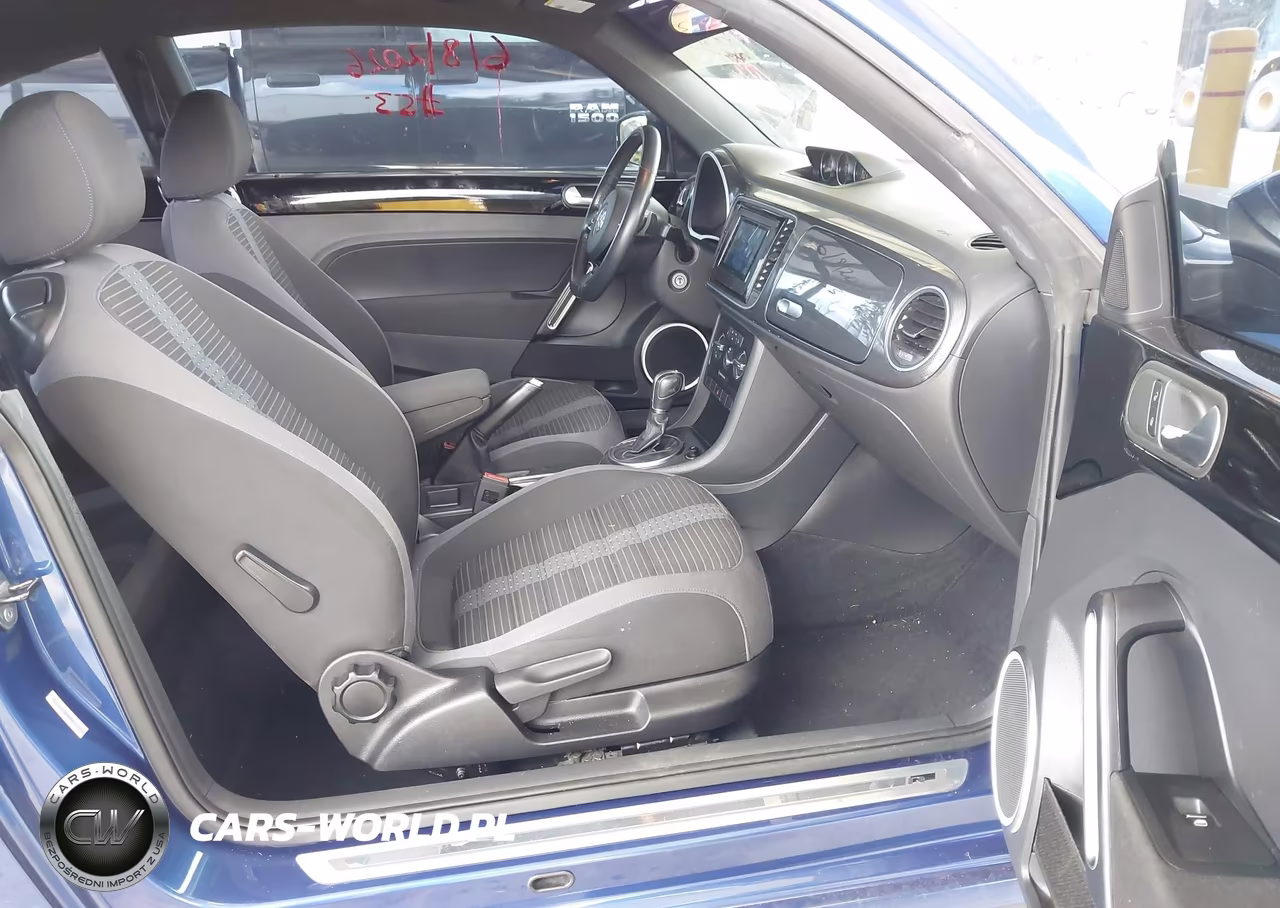 2014 Volkswagen Beetle 2.0T R-Line VIN:3VWVT7AT8EM663882 - 5