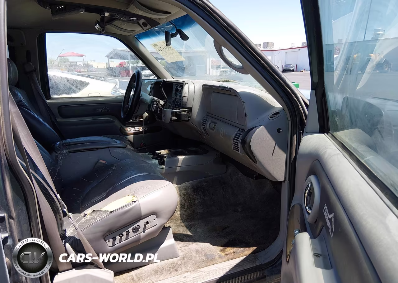1999 GMC Denali VIN:1GKEK13R6XR919785 - 5