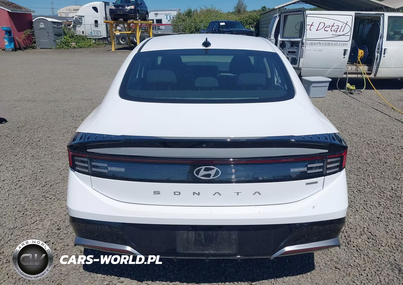 2025 Hyundai Sonata Hybrid Sel VIN:KMHL34JJ1SA125651 - 17