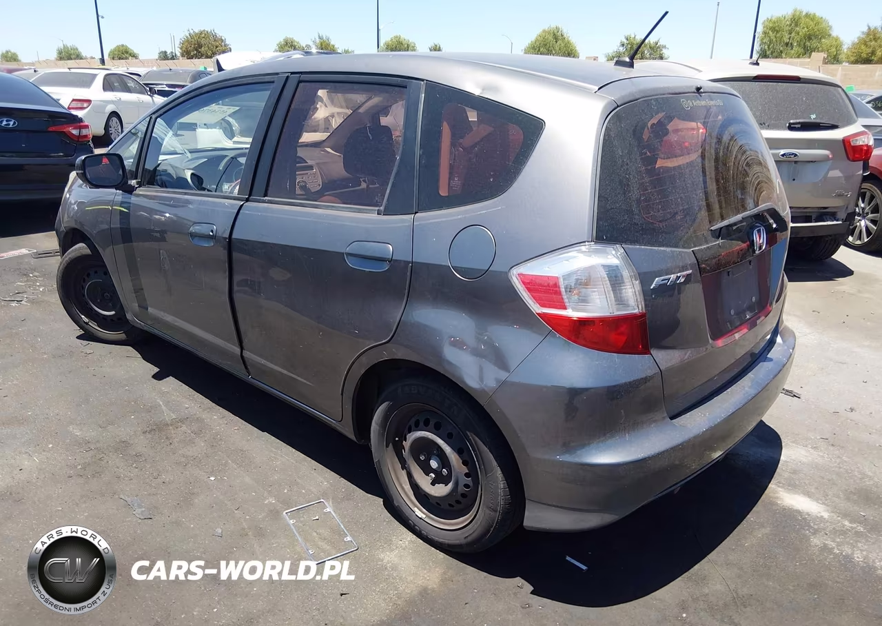 2012 Honda Fit VIN:JHMGE8G39CC026841 - 3