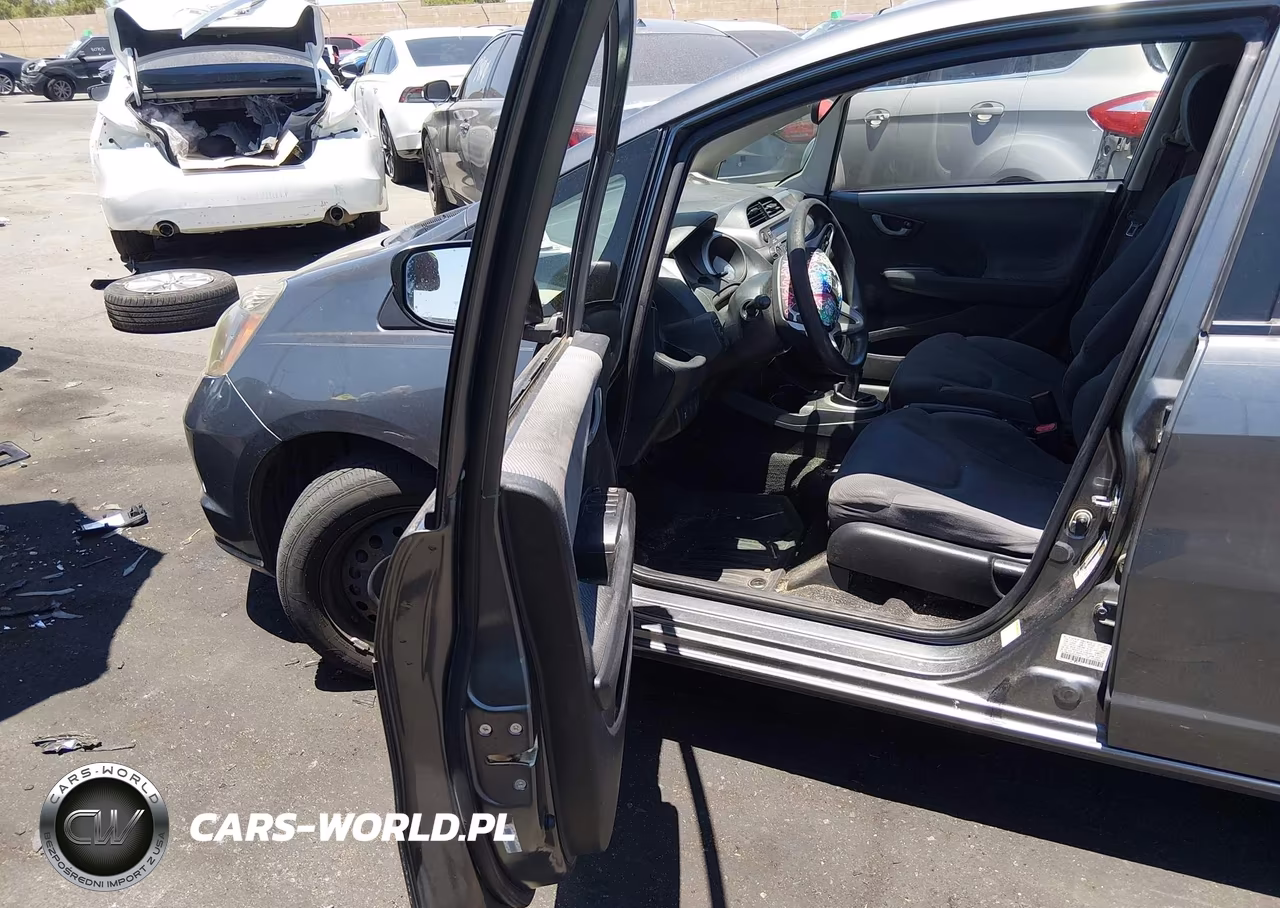 2012 Honda Fit VIN:JHMGE8G39CC026841 - 5