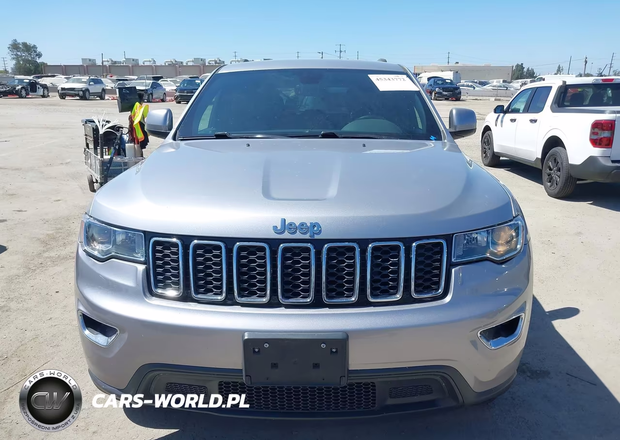2017 Jeep Grand Cherokee Laredo 4X2 VIN:1C4RJEAGXHC609135 - 12