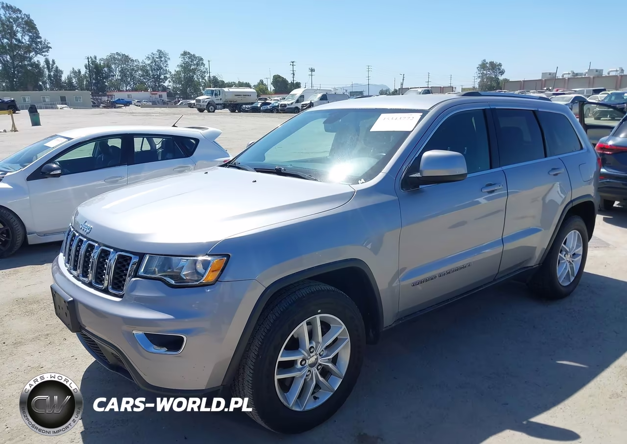 2017 Jeep Grand Cherokee Laredo 4X2 VIN:1C4RJEAGXHC609135 - 2