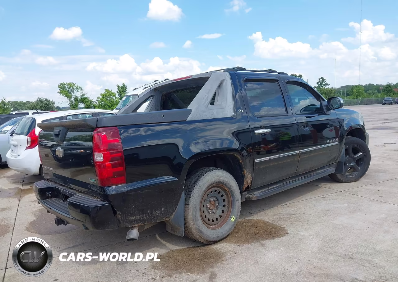 2010 Chevrolet Avalanche 1500 Ltz VIN:3GNVKGE08AG183721 - 4