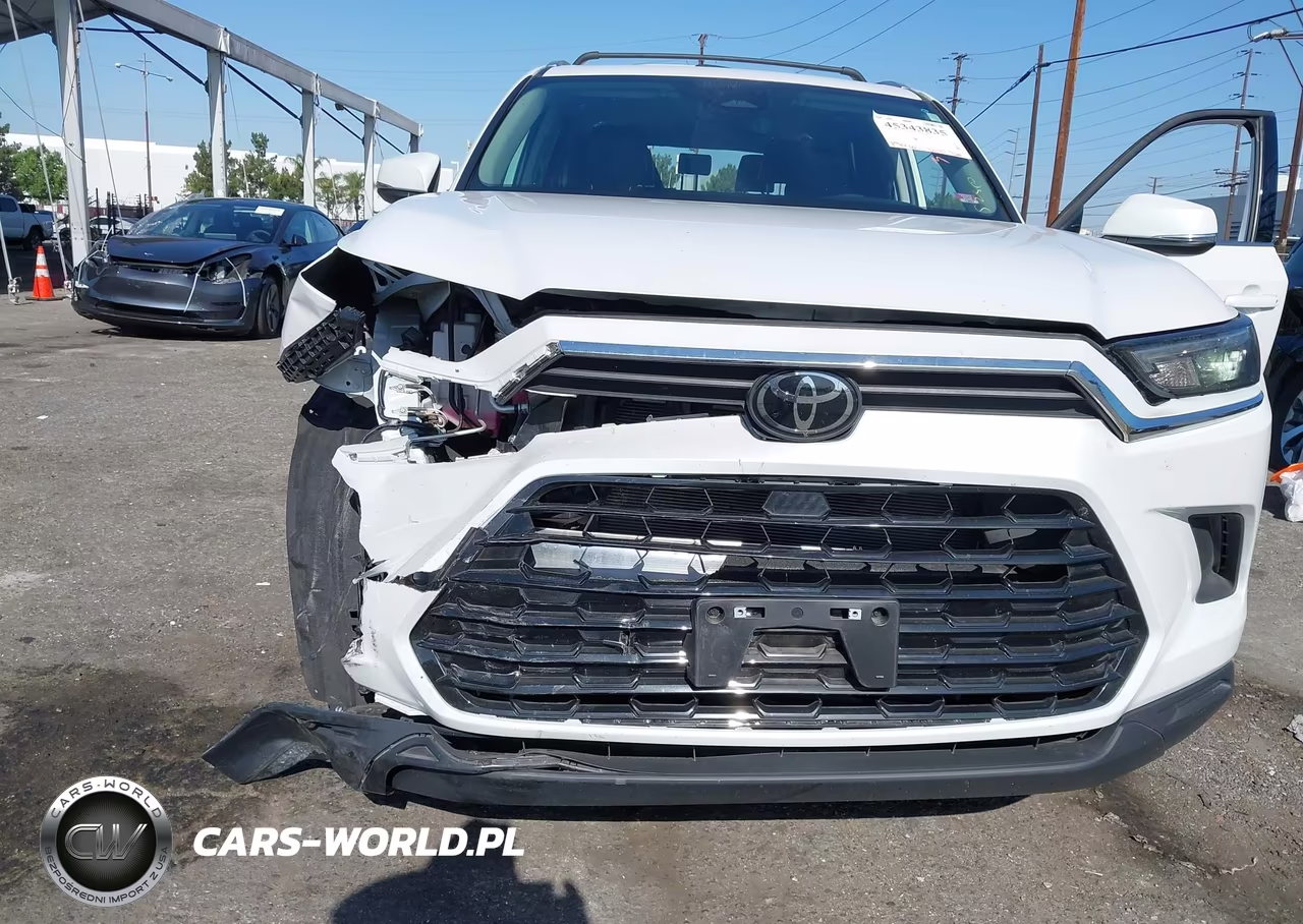2025 Toyota Grand Highlander Xle VIN:5TDAAAA58SS025133 - 6