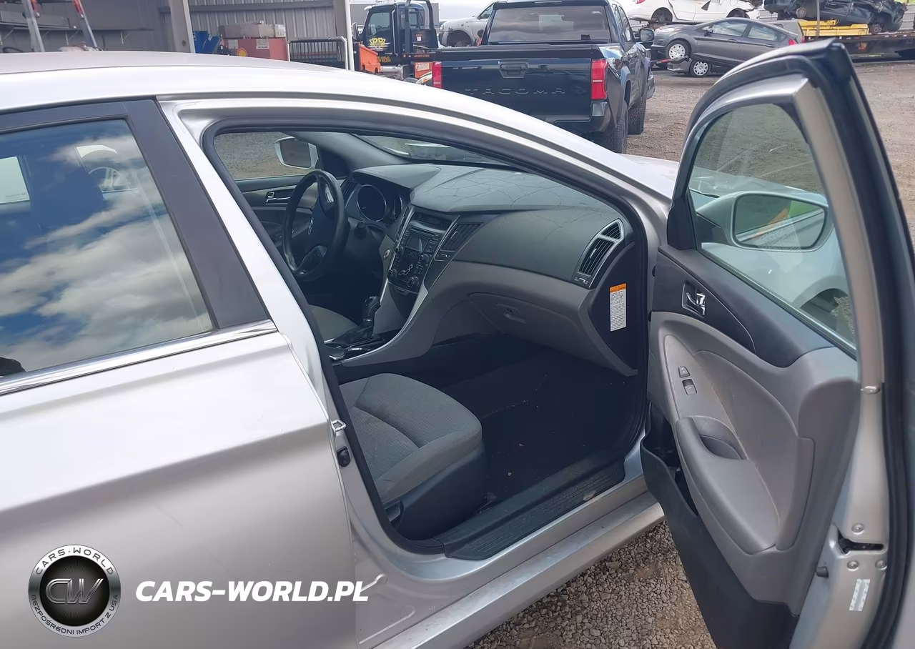 2013 Hyundai Sonata Hybrid VIN:KMHEC4A48DA082934 - 5
