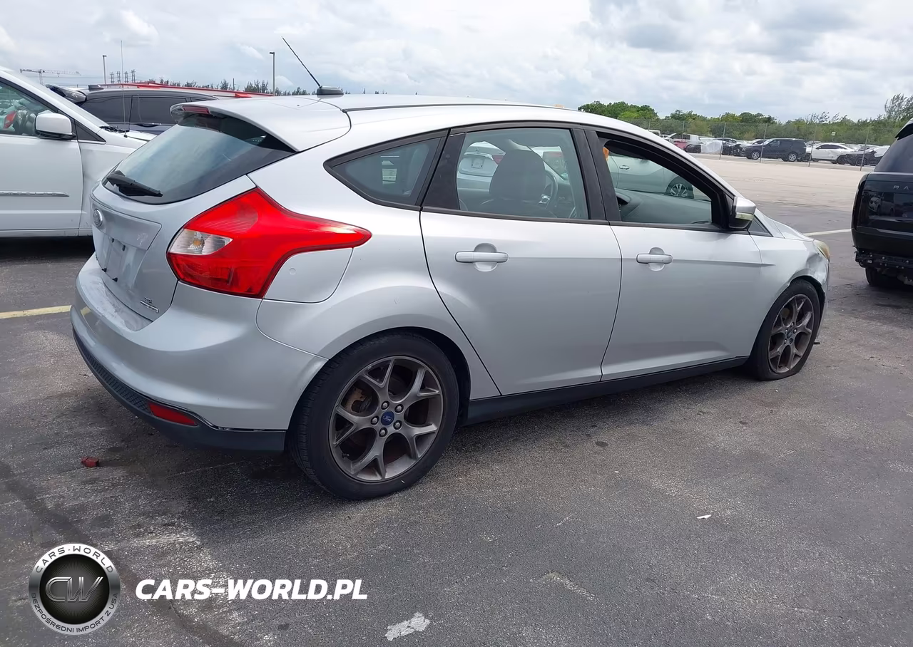 2014 Ford Focus Se VIN:1FADP3K26EL455301 - 4