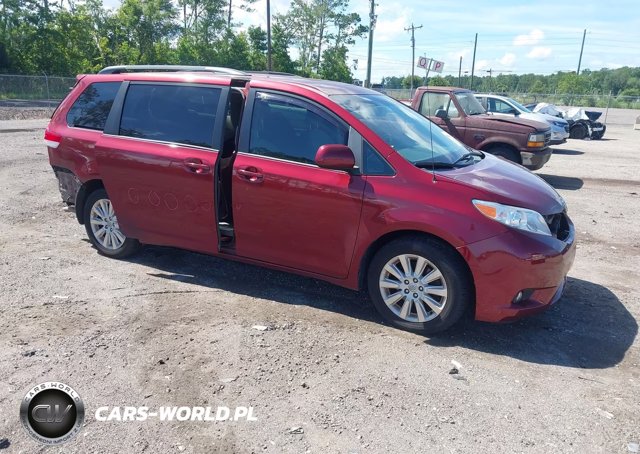 2014 Toyota Sienna Le 7 Passenger – zdjęcie 1 z 21