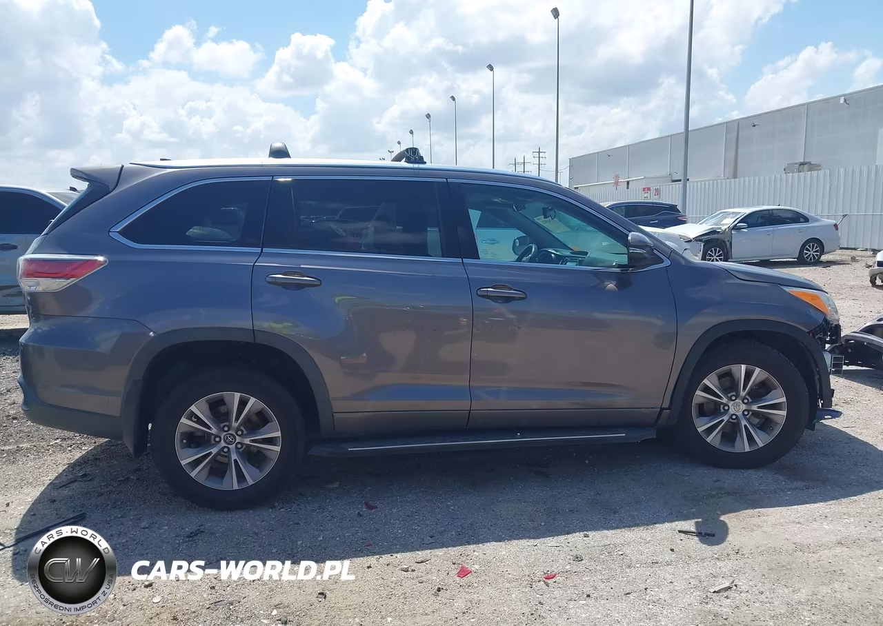 2015 Toyota Highlander Xle V6 VIN:5TDJKRFH5FS208574 - 14