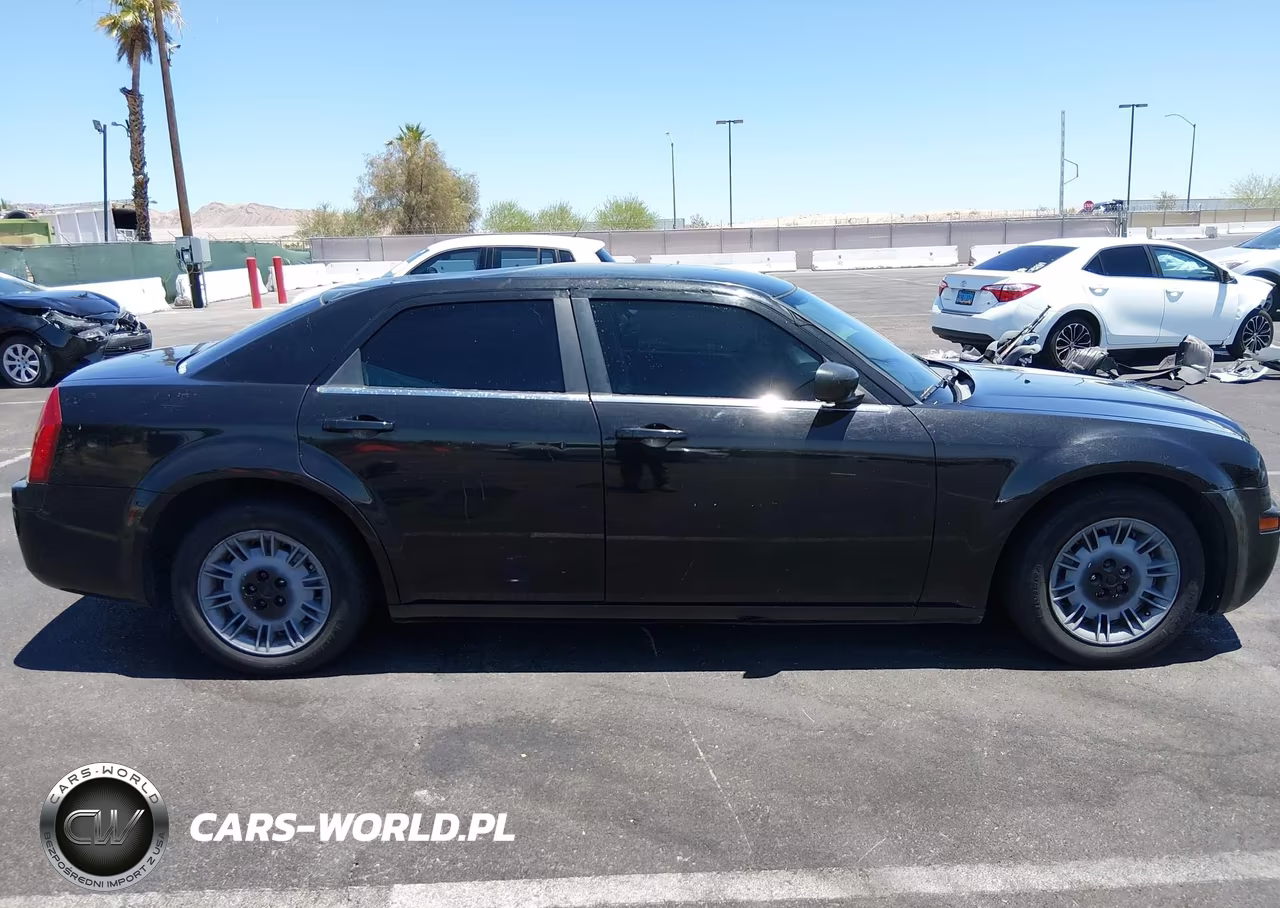 2007 Chrysler 300 VIN:2C3KA43R97H636515 - 13