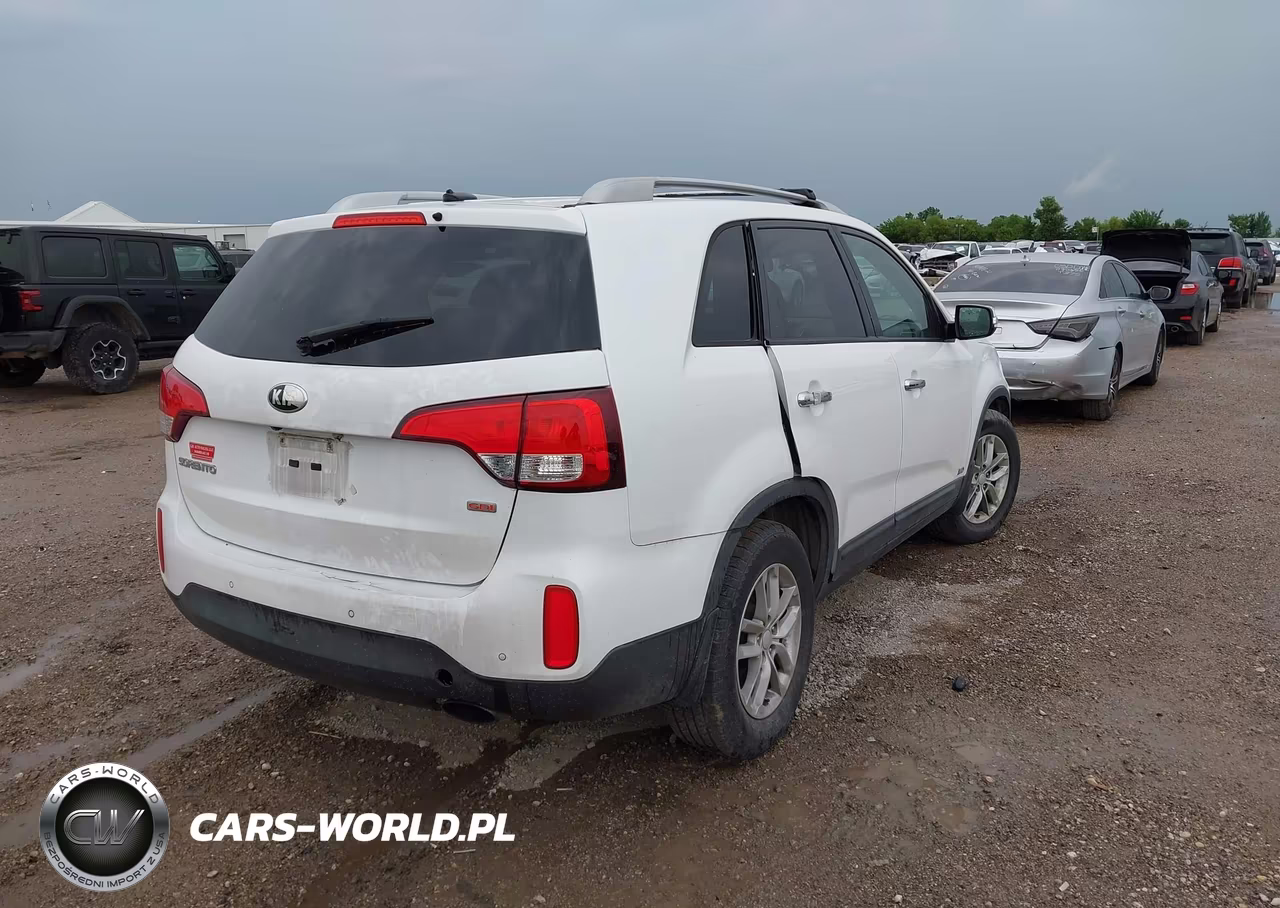2015 Kia Sorento Lx VIN:5XYKTDA69FG565540 - 4