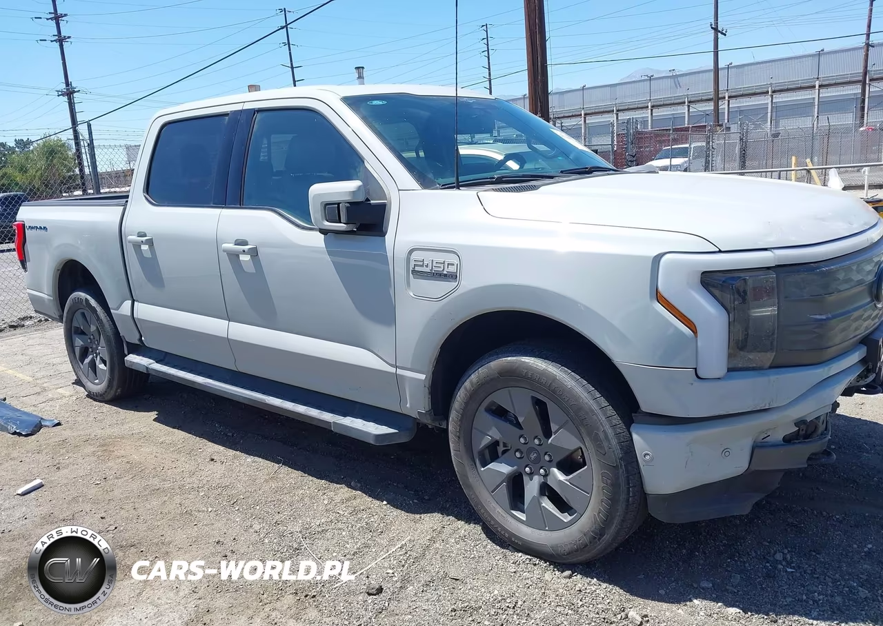 2023 Ford F-150 Lightning Lariat