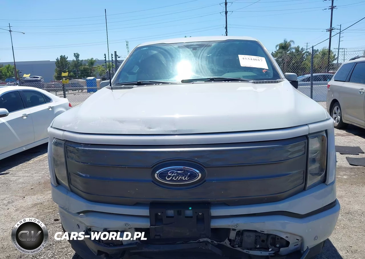 2023 Ford F-150 Lightning Lariat VIN:1FT6W1EV2PWG56579 - 12