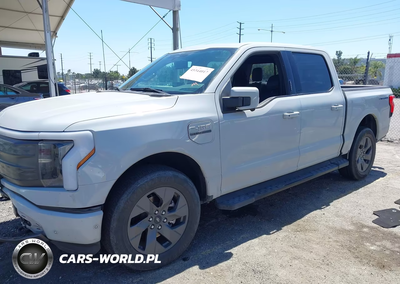 2023 Ford F-150 Lightning Lariat VIN:1FT6W1EV2PWG56579 - 2