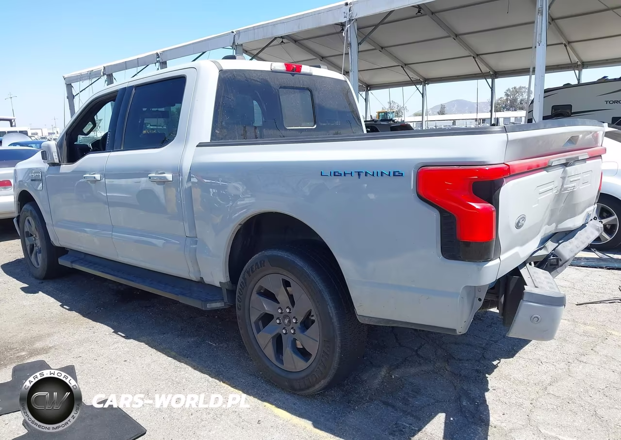 2023 Ford F-150 Lightning Lariat VIN:1FT6W1EV2PWG56579 - 3
