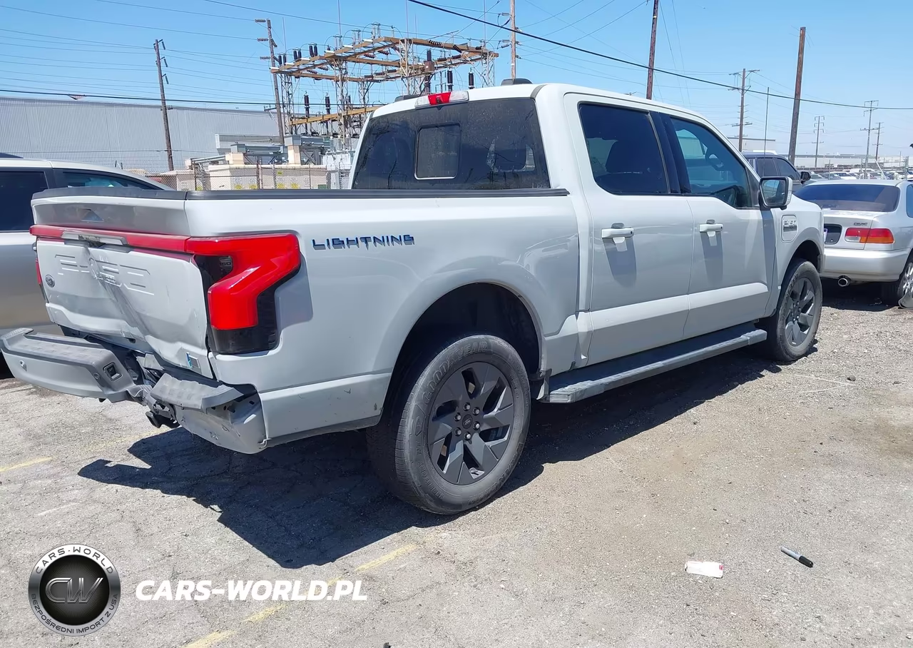 2023 Ford F-150 Lightning Lariat VIN:1FT6W1EV2PWG56579 - 4