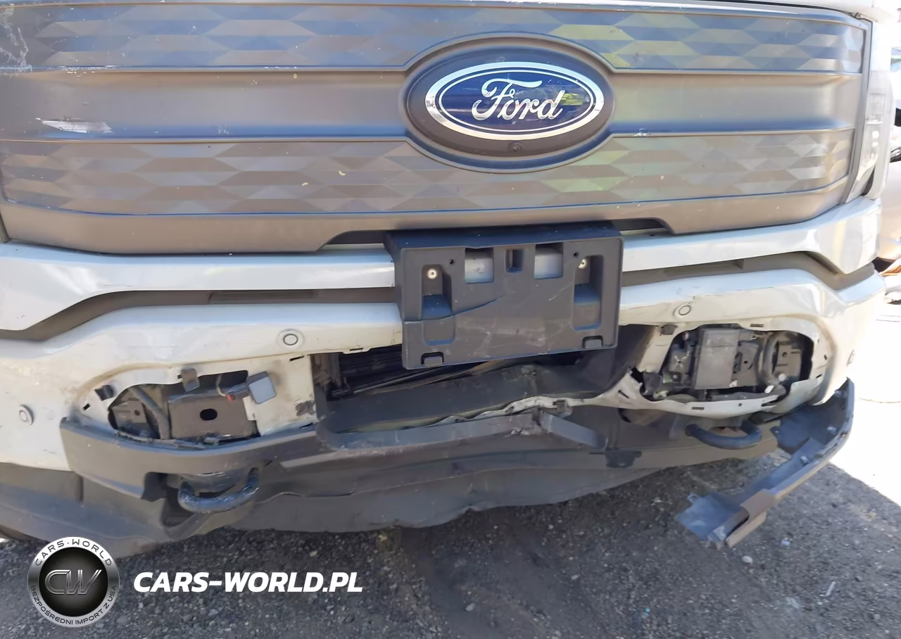 2023 Ford F-150 Lightning Lariat VIN:1FT6W1EV2PWG56579 - 6